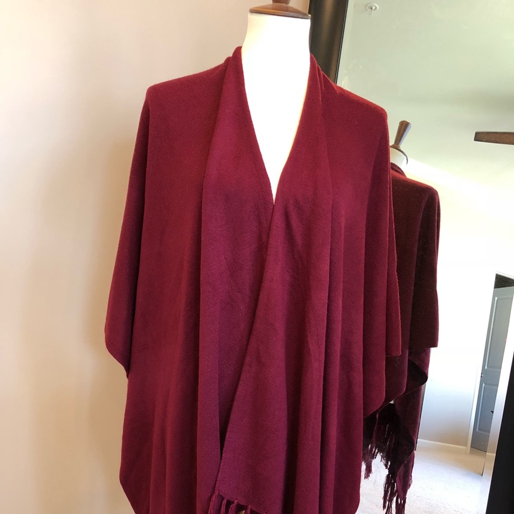 EUC!! Merona for Target burgundy poncho/wrap